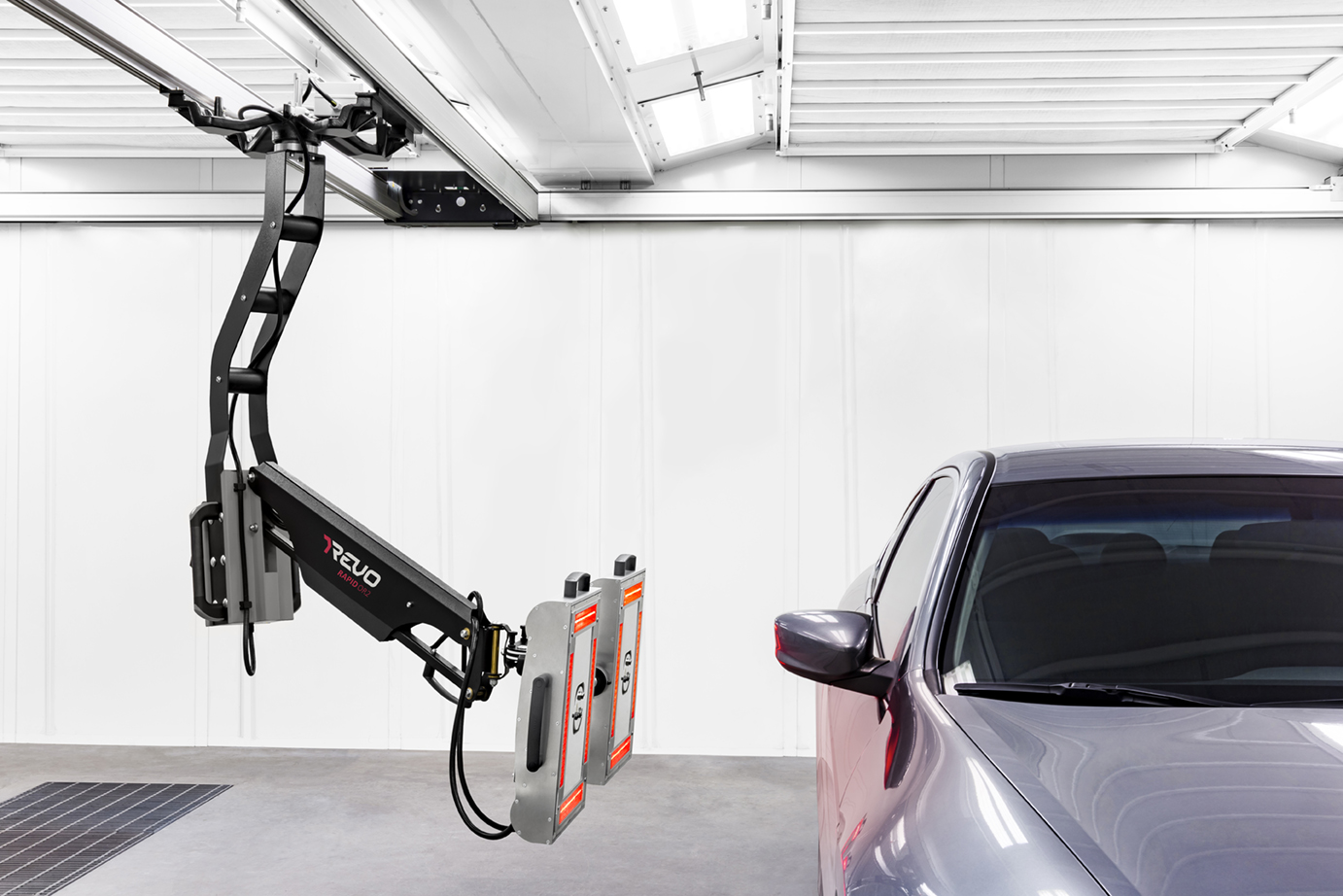 GF_REVO_RapidOR2_InUse_side car-sm