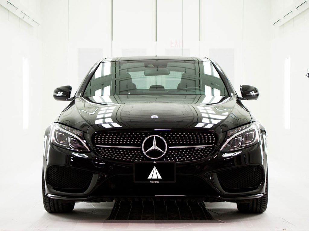 GFS Automotive spray booth with car